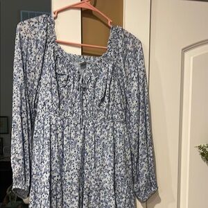 Old Navy  Blue and White Long Sleeve flowy dress . Size small